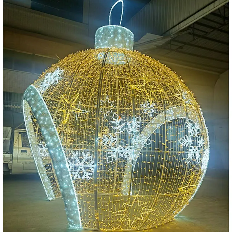 2022 golden color 4 m height Custom-made Outdoor 3 D gift box decorative high simulation  motif giant Christmas decoration