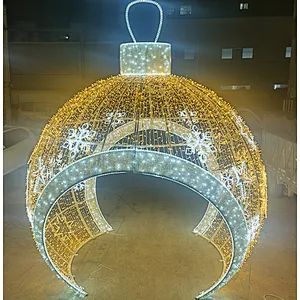 2022 golden color 4 m height Custom-made Outdoor 3 D gift box decorative high simulation  motif giant Christmas decoration