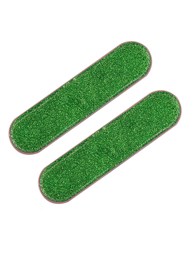 The hat golf clip is a small but essential tool for golfers. It attaches easily to the brim of your hat, keeping it secure and preventing it from flying off during your swing.