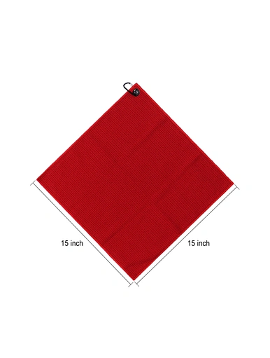 The microfiber waffle golf towel is a game-changer for golfers. Its unique waffle texture absorbs moisture and dirt effortlessly, leaving your golf balls and clubs clean and dry.