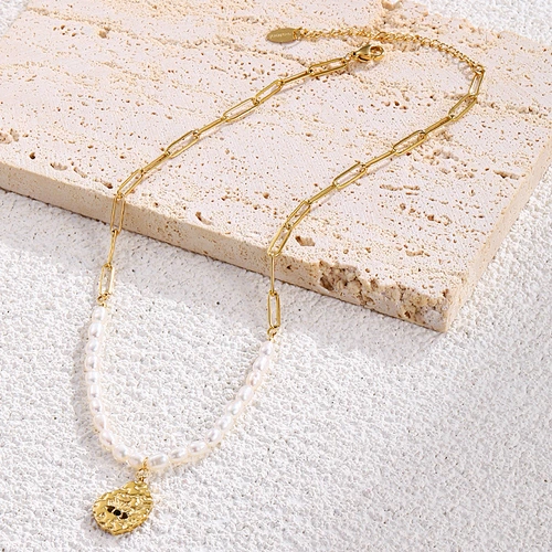 High quality pearl necklace