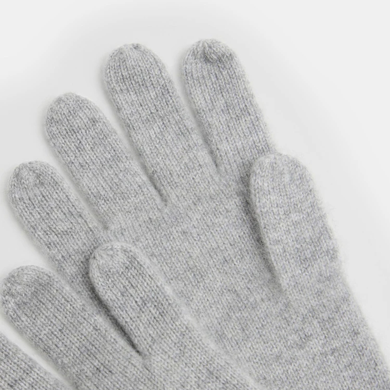 ribbed knit wool gloves details view