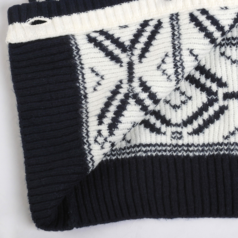 custom knitwear supplier inside fabric details