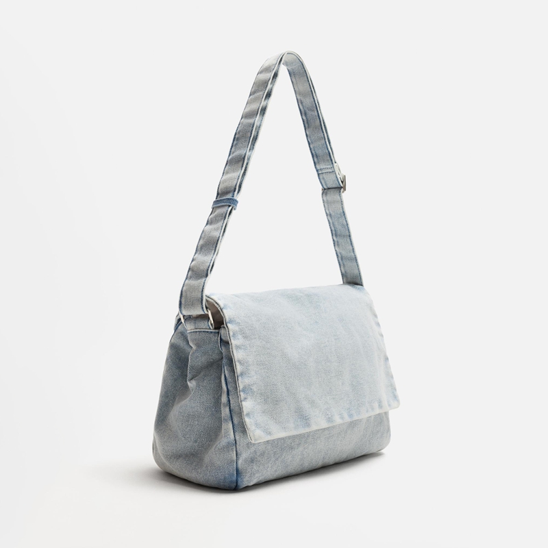 denim shoulder bag 45° angled view