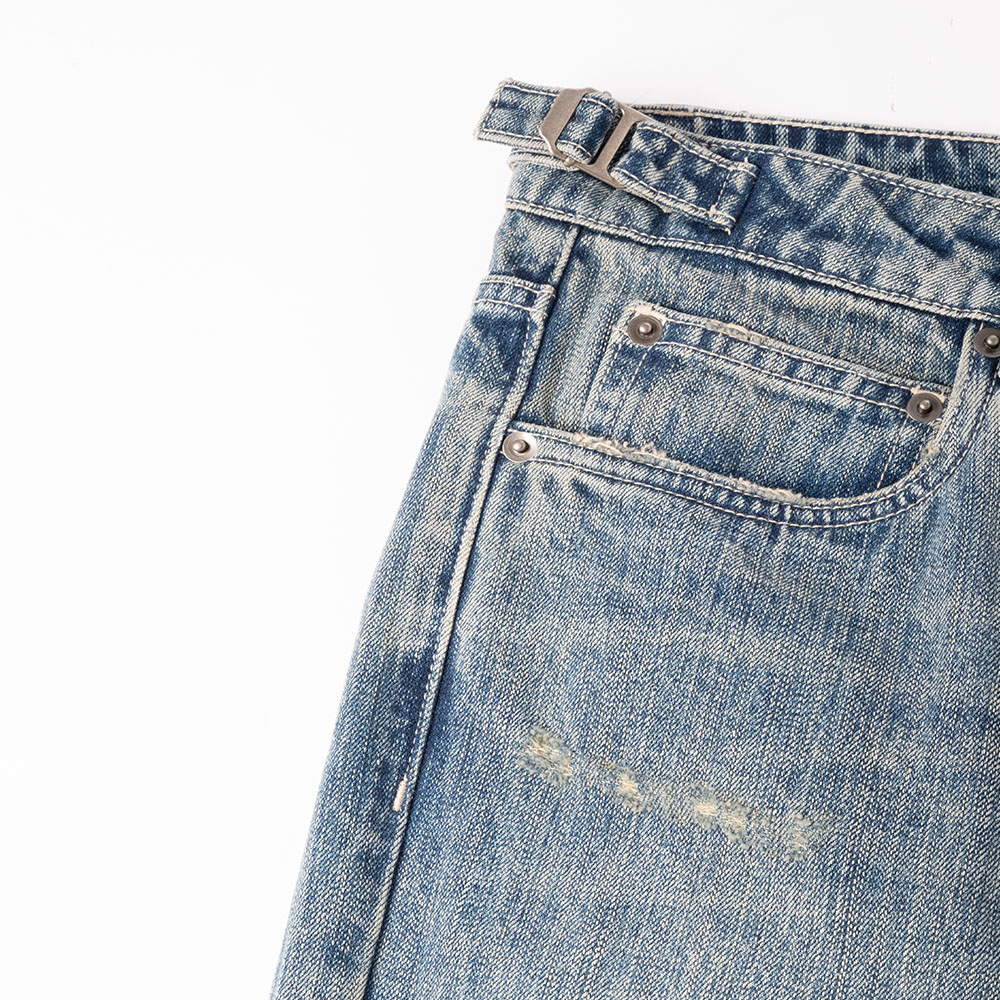 baggy vintage jeans fabric detail