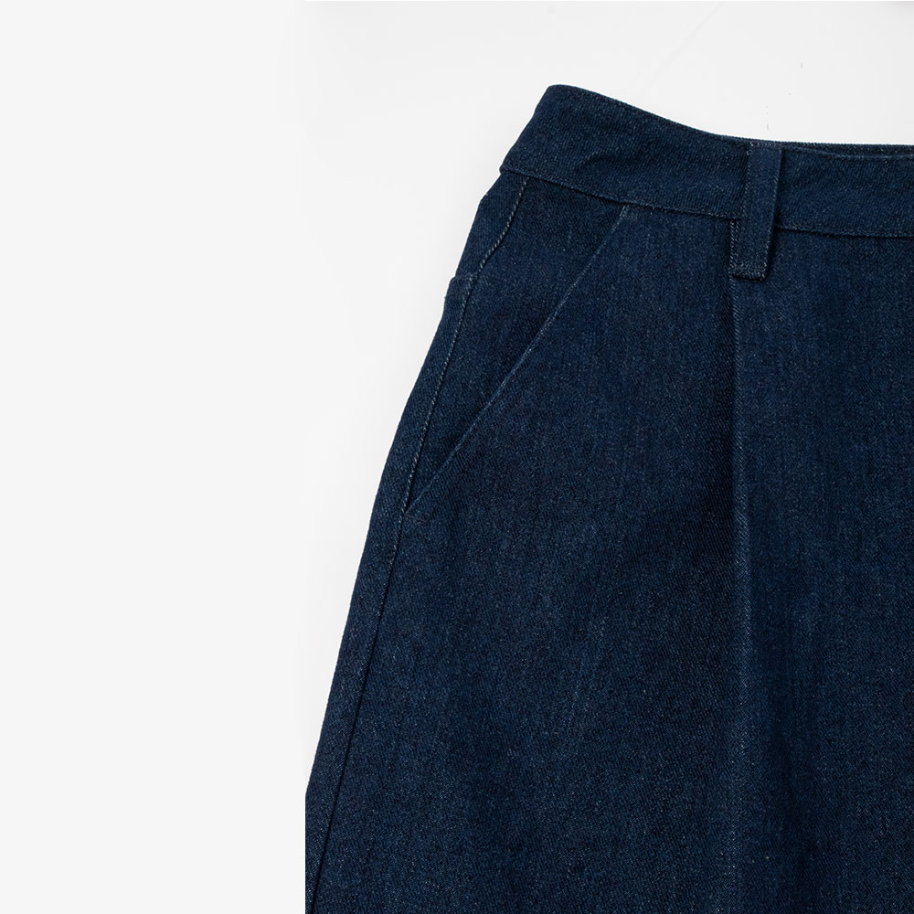 custom indigo denim shorts pocket detail