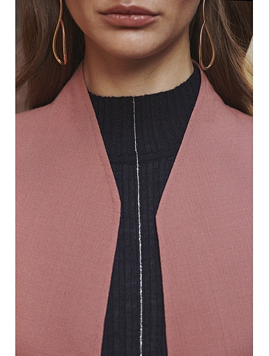 Simple round collar unbuttoned version of the wool jacket