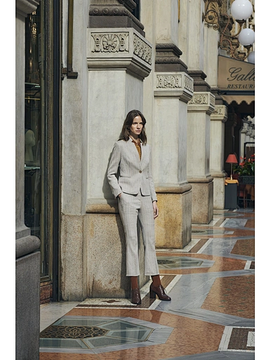 One-button British suit