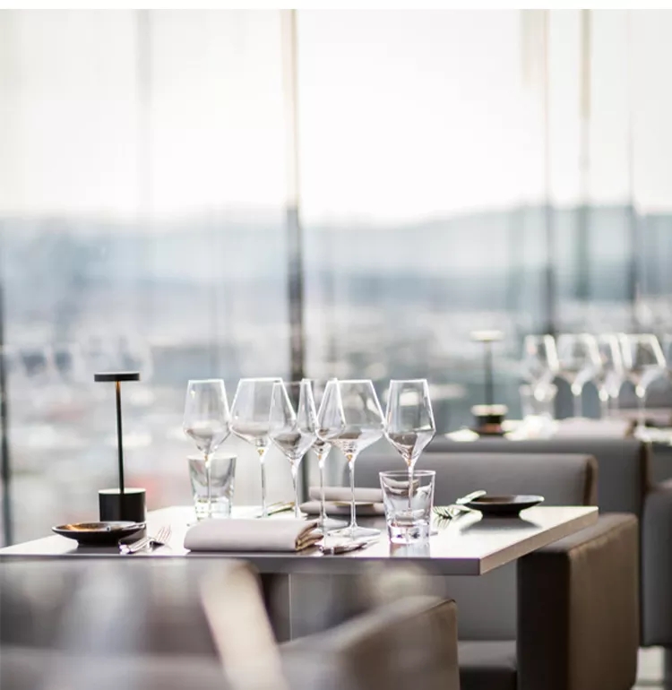 Restaurant Cordless Rechargeable Table Lamp Modern Metal Table Lamps Led Desk Lamp Trend 2022