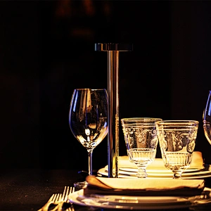 wireless waterproof IP54 rechargeable LED Cordless Table Lamp For Restaurant and hotel