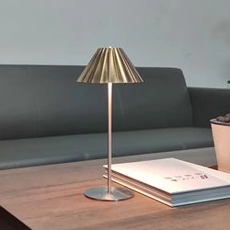 Restaurant Rechargeable Table Lamp Ip54 Modern Cordless Led Table Lamps Indoor Desk Lamp