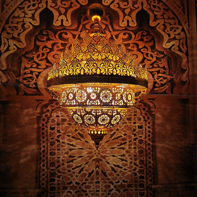 Dubai features chandeliers Morocco hotel villa restaurant Southeast Asia hollow carved chandeliers hotel light fixtures