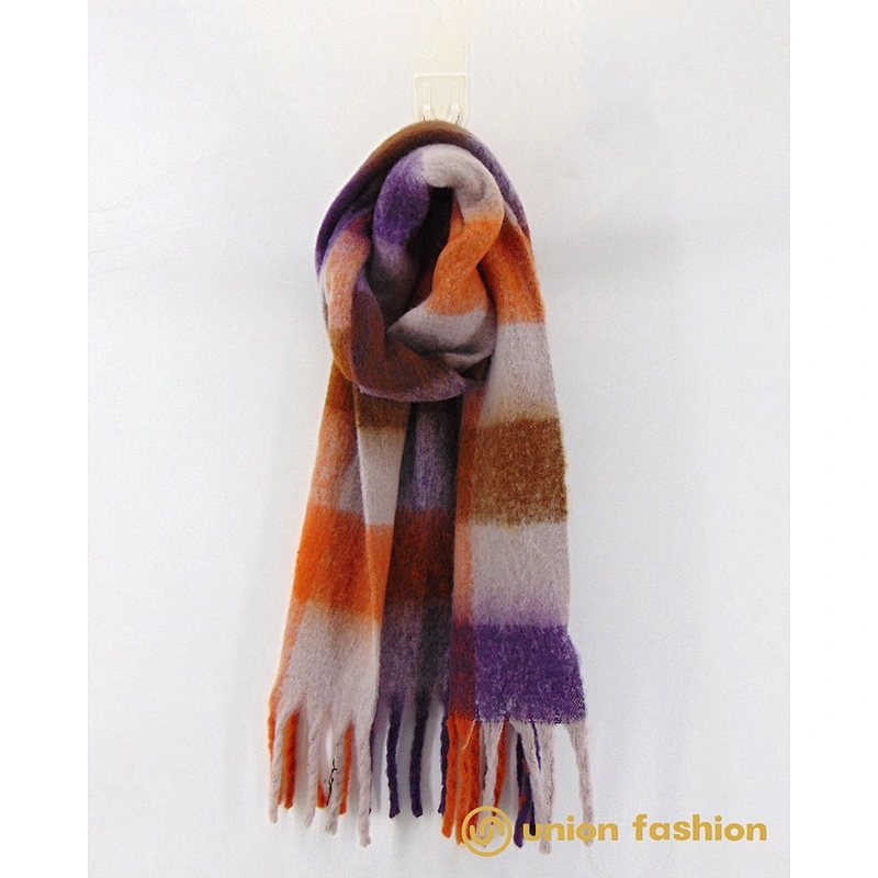 Wholesale Luxury Womens And Mens Knitting Scarf  Winter Solid Tassel Scarf for Ladies Woven Big Size Scarf Plain Dyed
