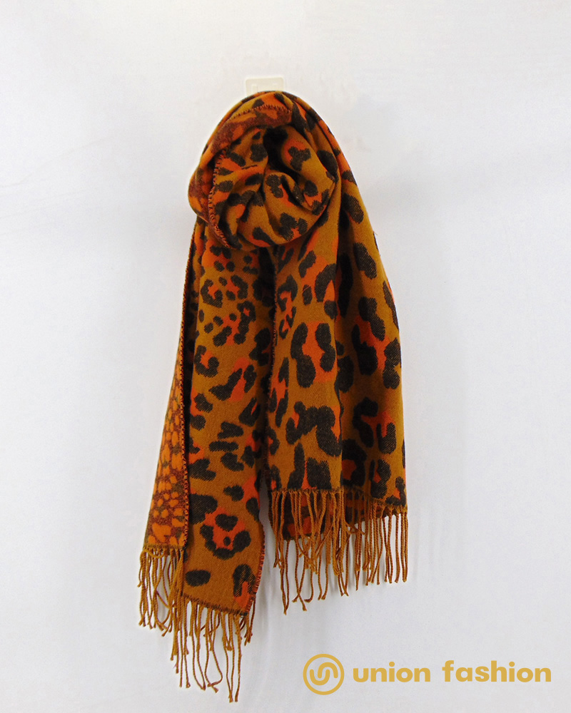 Wholesale Luxury Womens And Mens Knitting Scarf  Winter Solid Tassel Scarf for Ladies Woven Big Size Scarf Plain Dyed