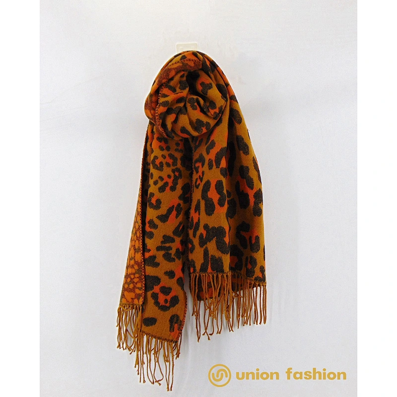 Wholesale Luxury Womens And Mens Knitting Scarf  Winter Solid Tassel Scarf for Ladies Woven Big Size Scarf Plain Dyed