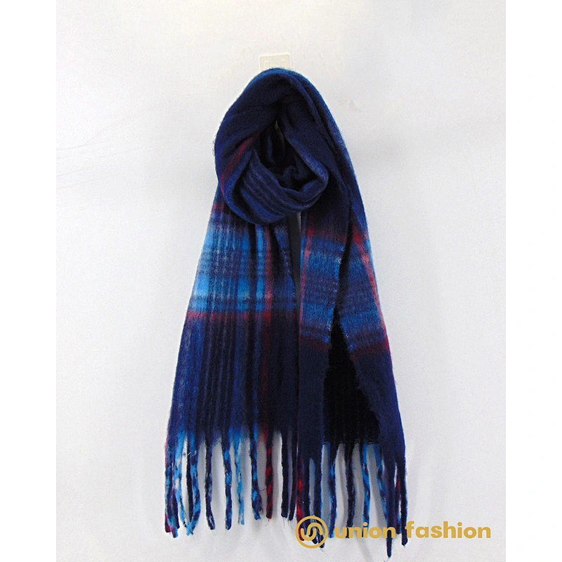 Wholesale Luxury Womens And Mens Knitting Scarf  Winter Solid Tassel Scarf for Ladies Woven Big Size Scarf Plain Dyed
