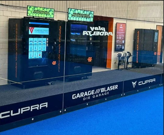 Snacks Cold Beverages Vending Machine with 43-inch Extra Top Screen for Brand Promotion Price Campaign