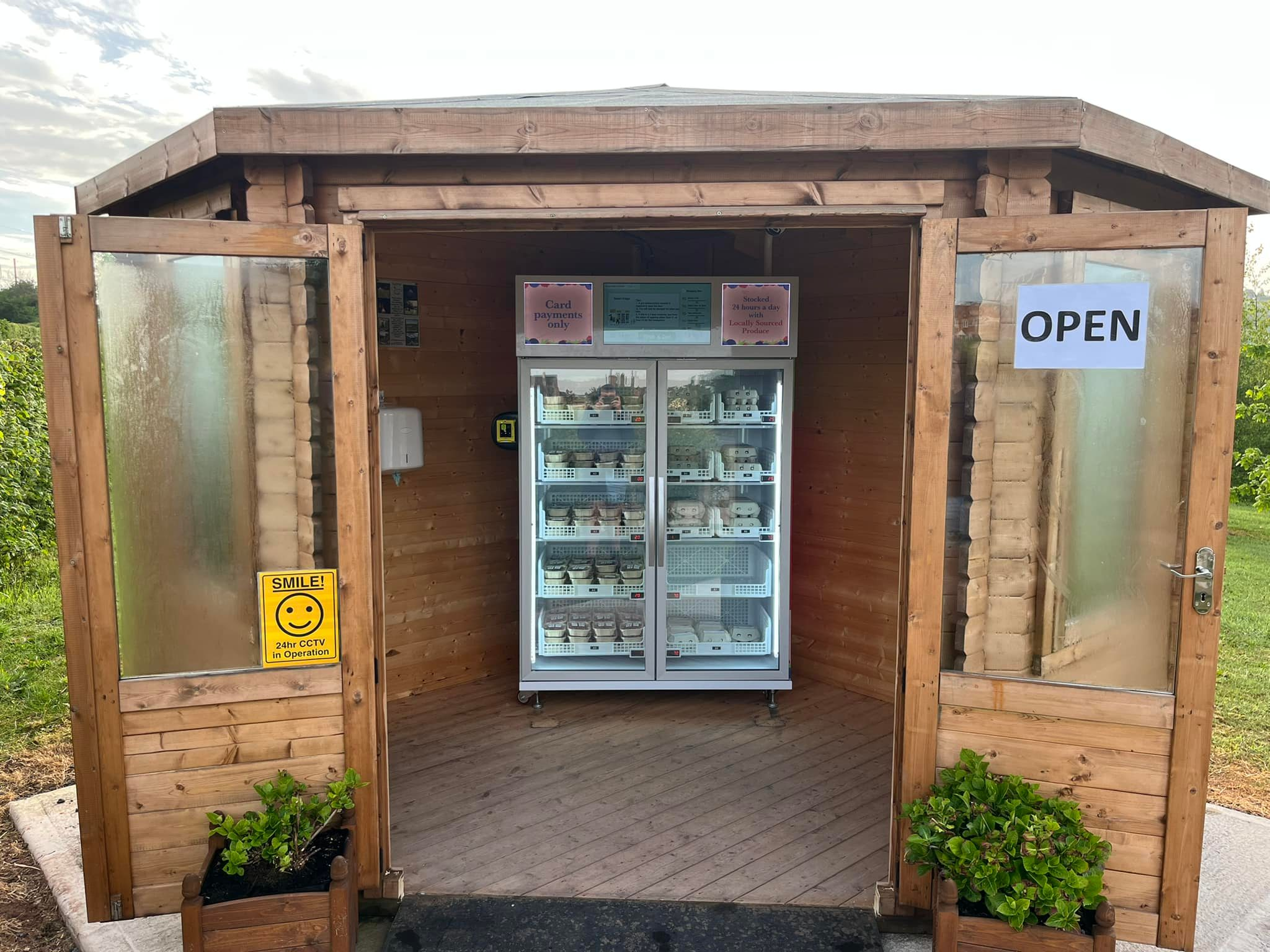 smart fridge for selling cupcake