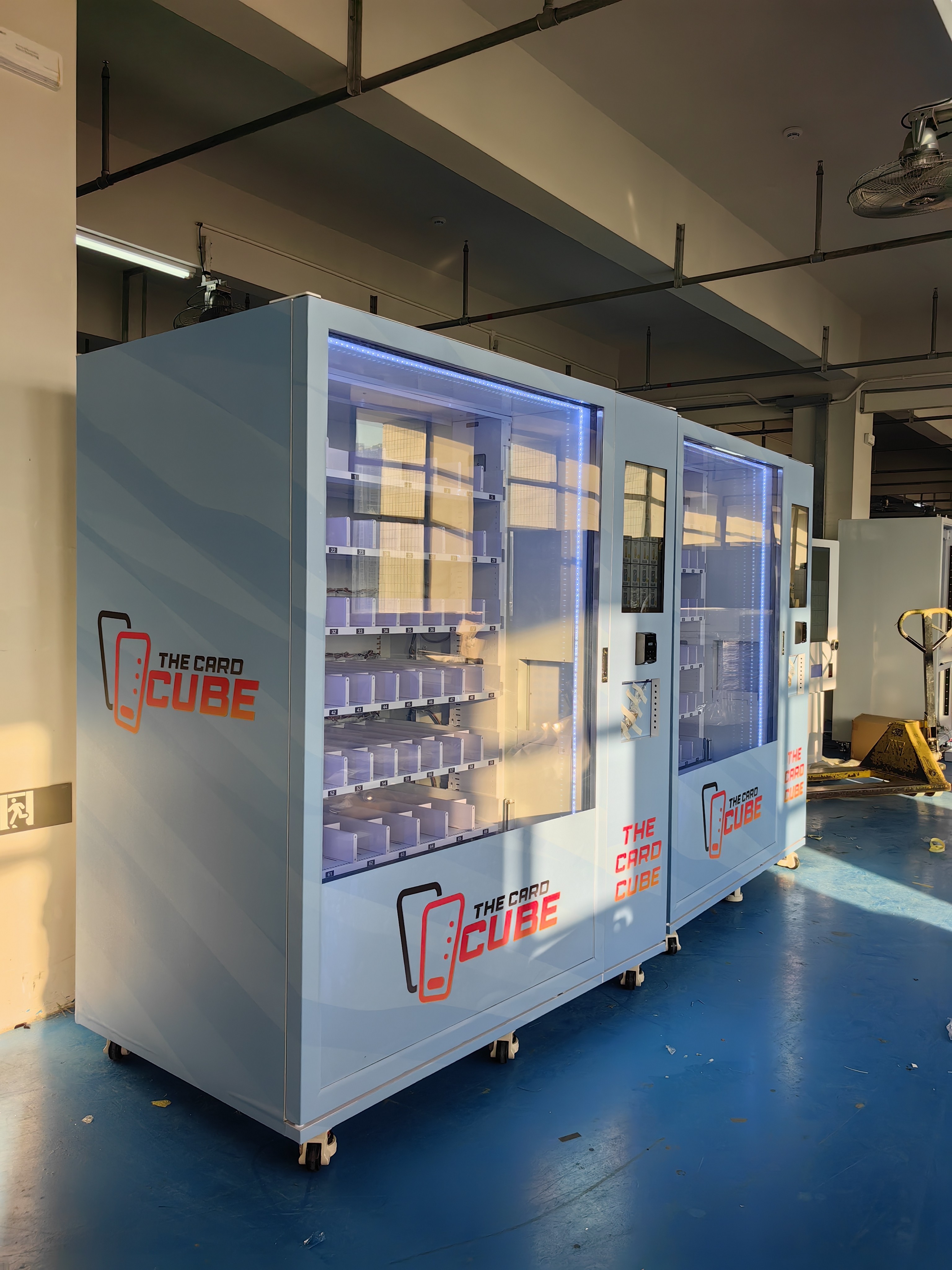 Mobile Phone Accessories Vending Machine electronics vending machine case