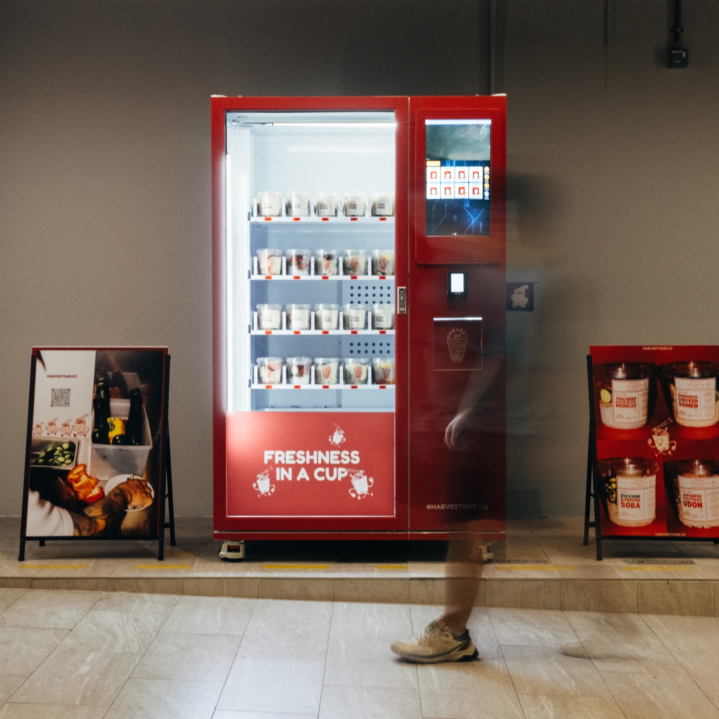 Smart Chilled Noodles Vending Machine 24/7 Fresh Food Retail in Singapore
