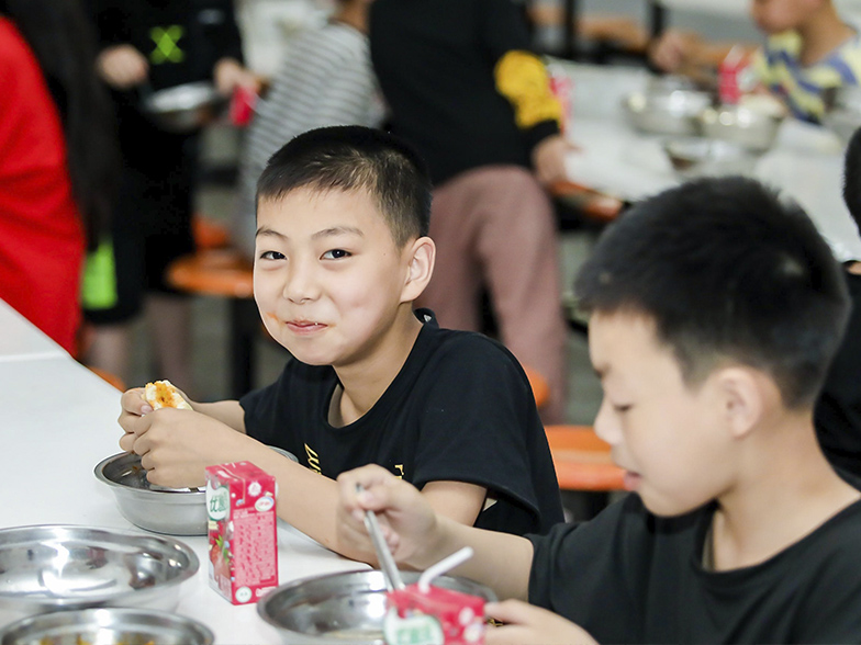 Walmart China celebrates 10th Anniversary of the Nutritious Meals for Children program, raising RMB17 million over the years