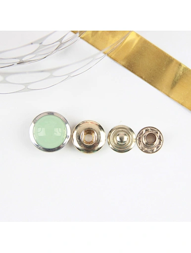 Diamand snap button