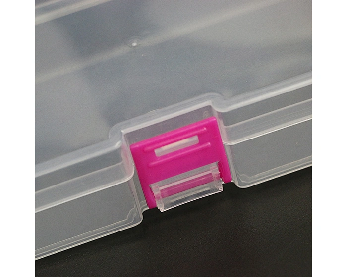 clear plastic box