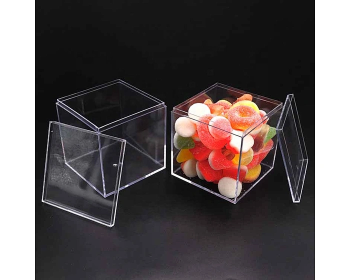 square clear lid box