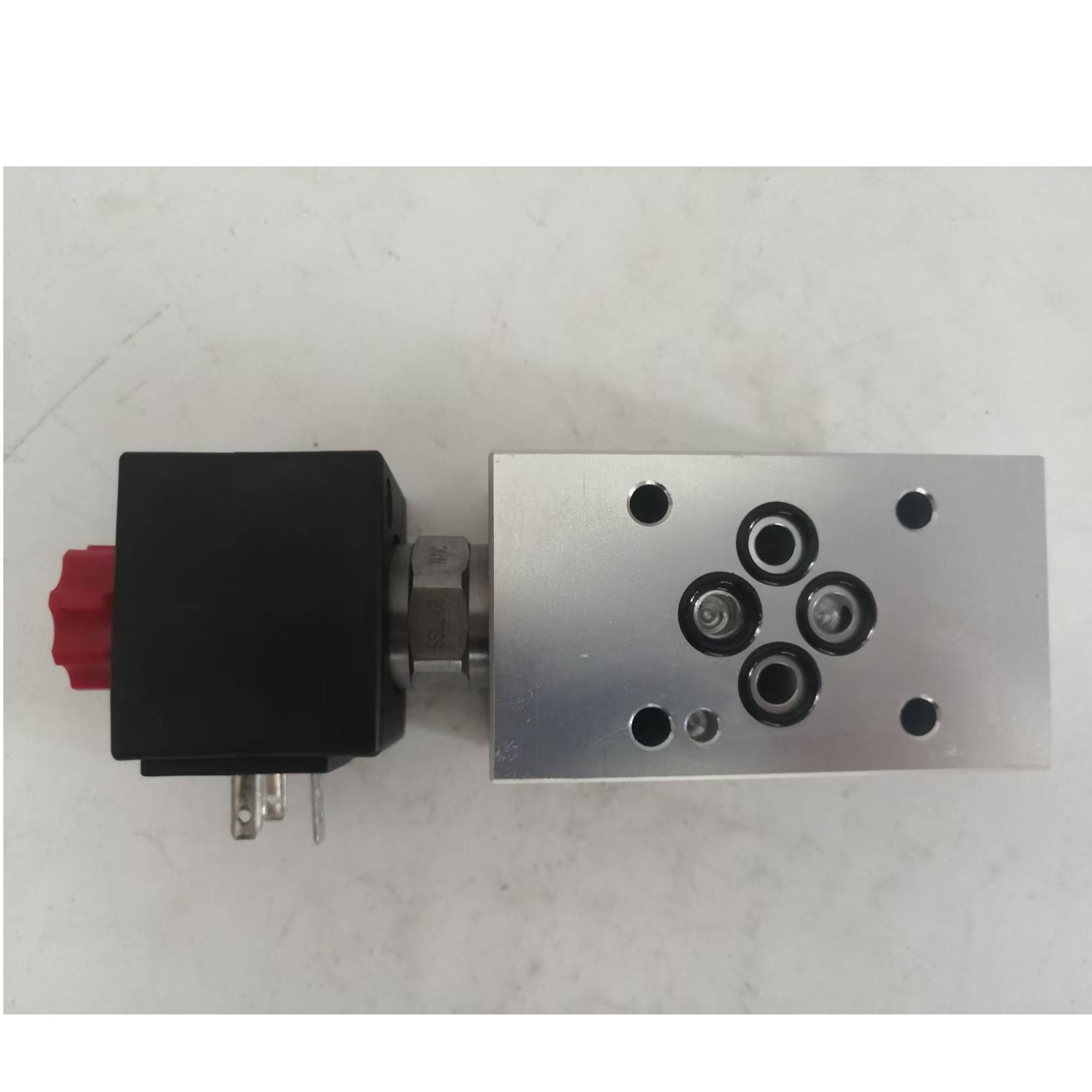 DIRECTIONAL CONTROL VALVE