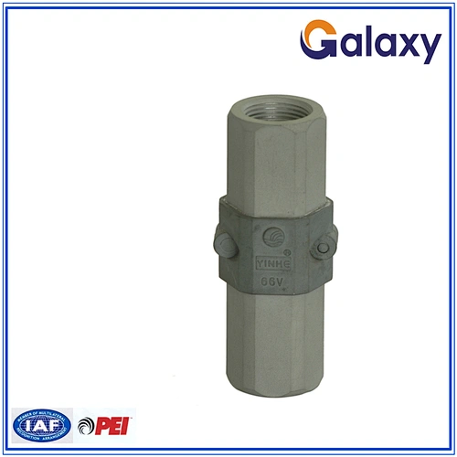 Breakaway valve for fuel dispenser