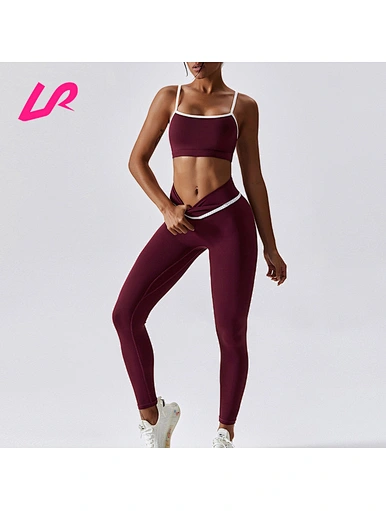 Contrast color design + U-neck + shoulder bra