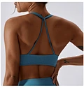 Thin straps cross the beautiful back to improve breathability sports bra