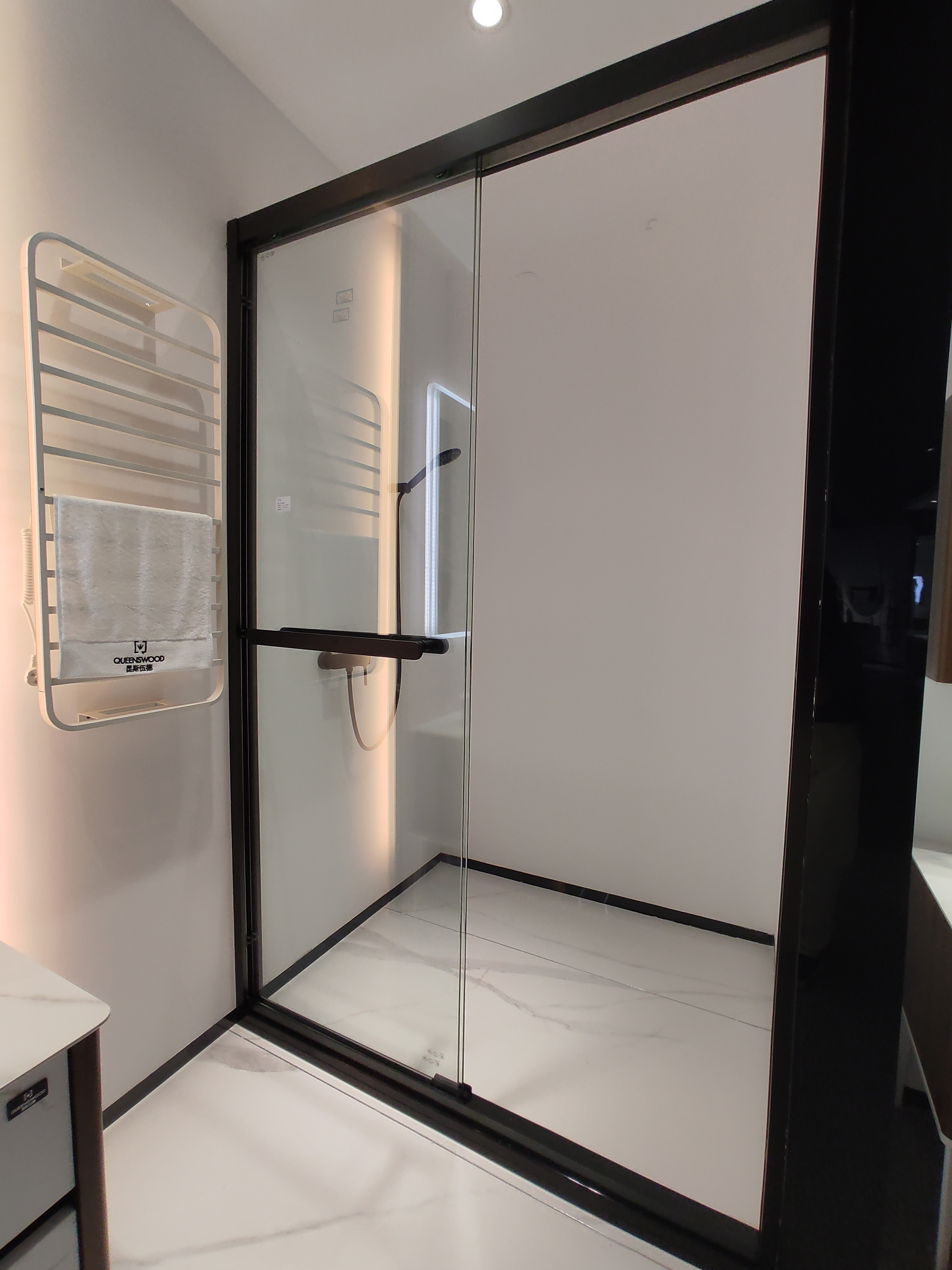 shower enclosure, shower enclosures, enclosures for shower, glass shower enclosure, glass shower enclosures, corner shower unit