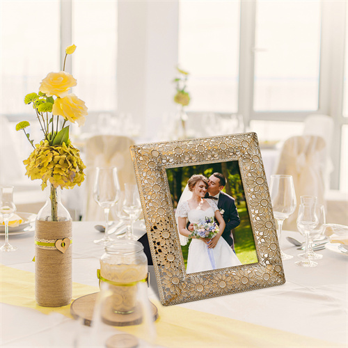 gold picture frame