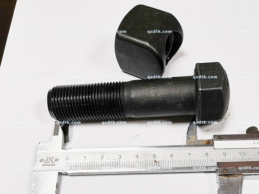 dozer track pad bolts 6V1723