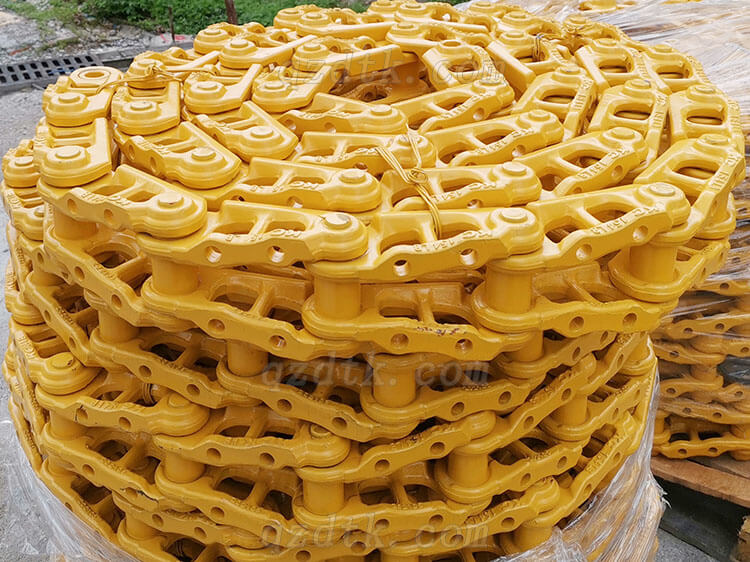 PC60-6/7/8 excavator chain link in China