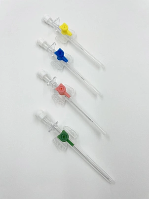 iv cannula with injection port