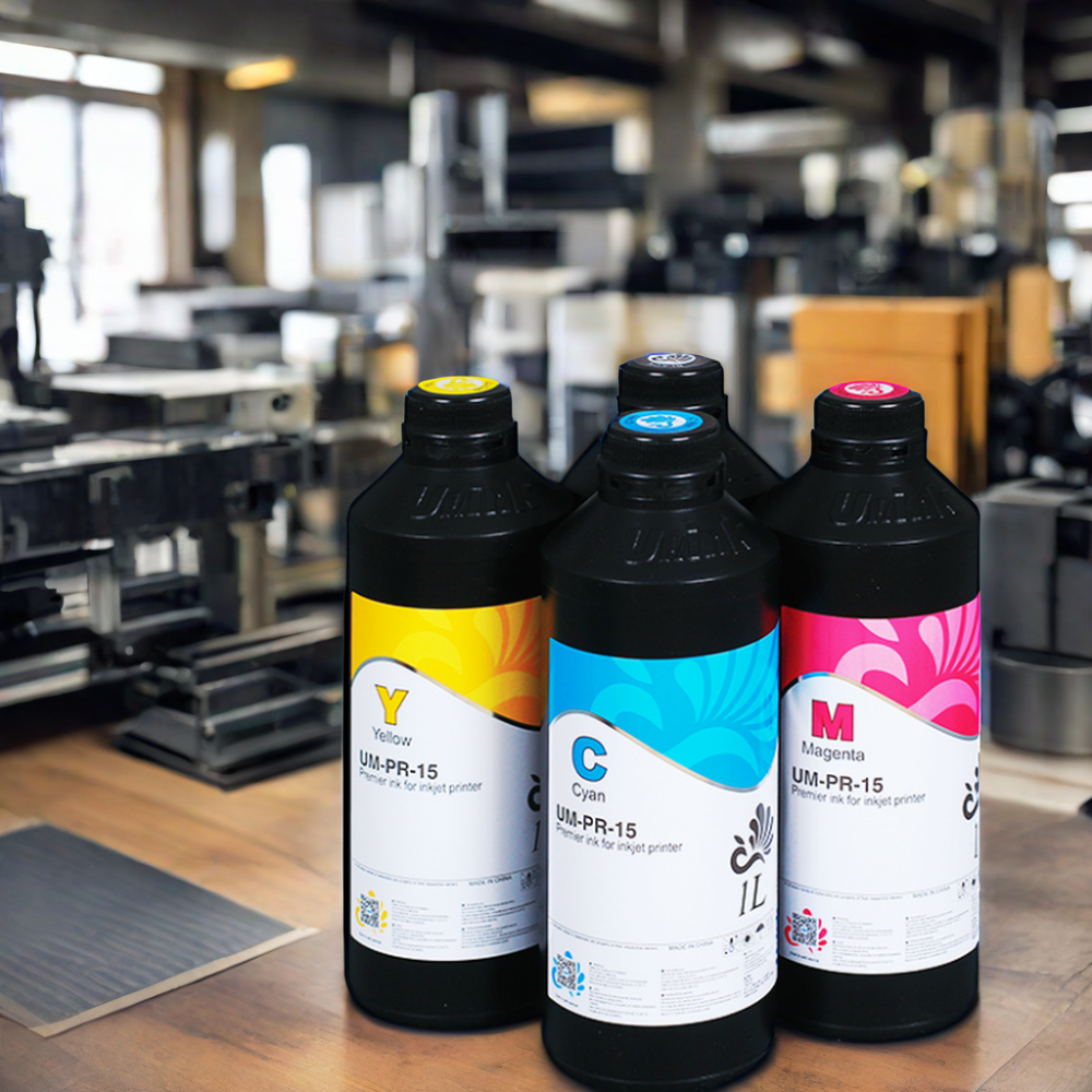 La tinta UV es una tinta de alta calidad para impresión. Cura rápidamente bajo luz ultravioleta, brindando impresiones duraderas y nítidas en una amplia variedad de materiales, como plásticos y metales. Ideal para trabajos de alta calidad. 