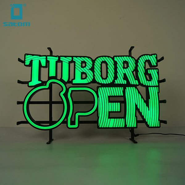 Diferente grosor de letra y signo de cerveza personalizado de fuente