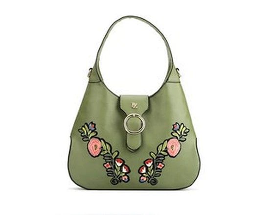 Our leather saddle bag is the perfect accessory for women who want to add a touch of rustic charm to their wardrobe. Made with high-quality leather, our saddle bags are durable and stylish, with a timeless design that never goes out of style.