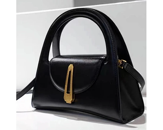 Made from high-quality synthetic materials, our vegan leather handbags are not only cruelty-free, but also stylish and durable. Our selection includes a variety of shapes, sizes, and colors, so you can find the perfect handbag to match your personal style