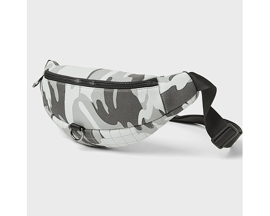Looking for a reliable and convenient way to carry your essentials on your next hiking expedition? Our hiking waist bag is the perfect solution! Made from high-quality materials, our waist bag is built to last and withstand the toughest hiking conditions.