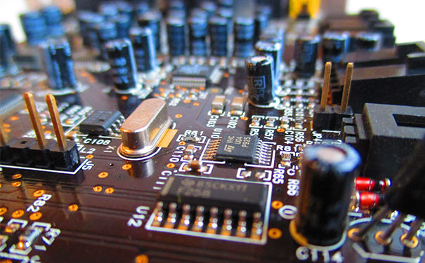 Ceramic capacitor and electrolytic capacitor which good? The difference between the two comparative analysis