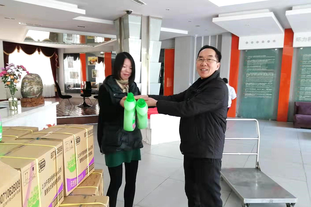 温情三月，感恩巾帼