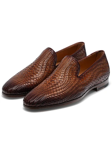 how to get into the shoe business