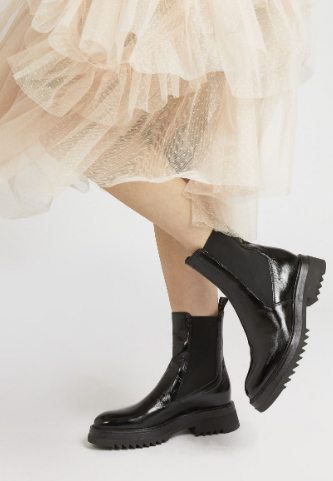 black chelsea boot