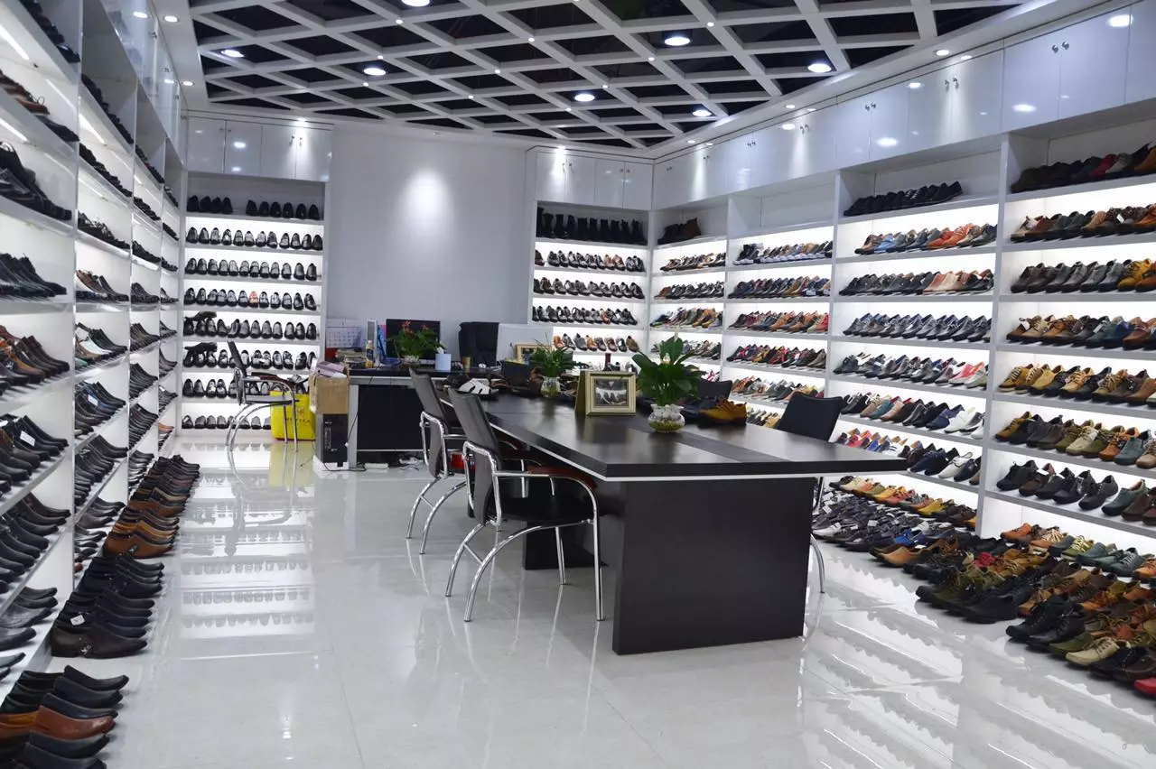 men dress shoes, sneakers,loafers,casual shoes,boots ,women high heels