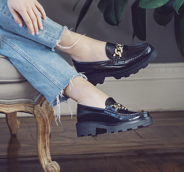 black flat casual shoes