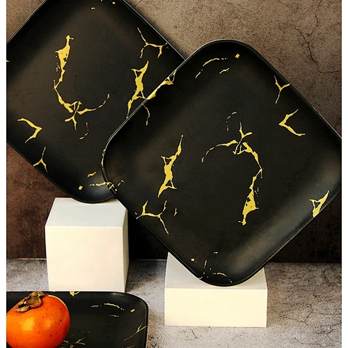 Assiettes à dîner en fibre de bambou naturellement chic pour un événement de mariage barbecue