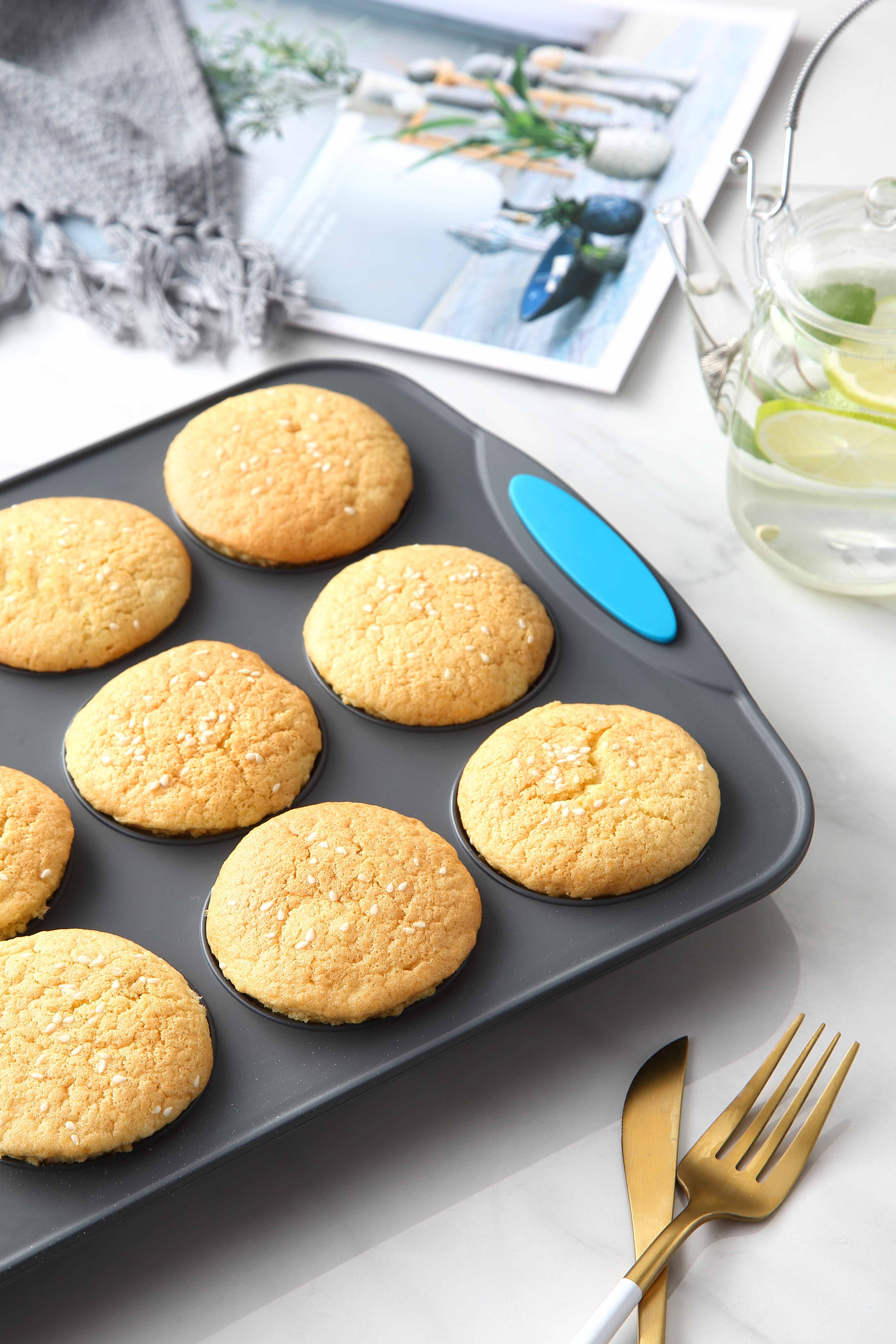 24 cups cake molds